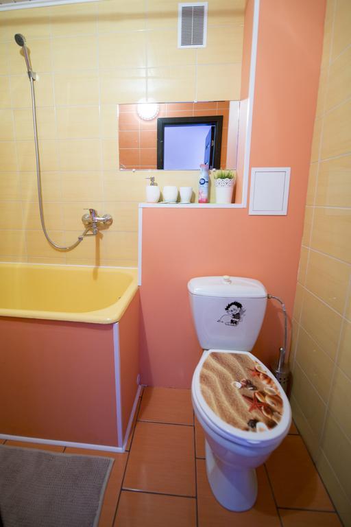 Mini Apartamentai Hotell Anykščiai Exteriör bild